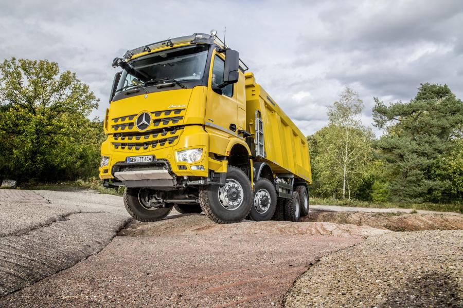  Mercedes-Benz Arocs 4151 K 8x8/4 Meiller Hinterkipper 2017 года  (фото 11 из 19)